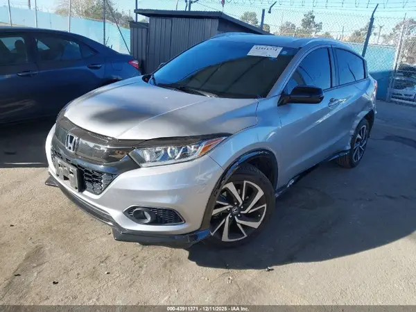3CZRU5H15KM729580 2019 HONDA HR-V - Image 2