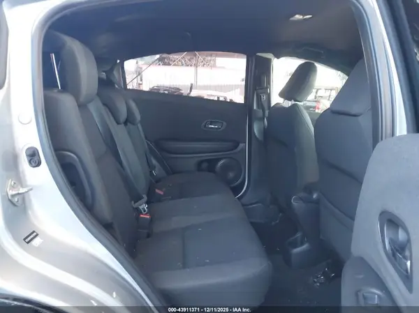 3CZRU5H15KM729580 2019 HONDA HR-V - Image 8