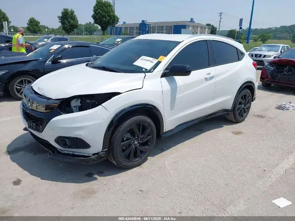3CZRU5H15MM722387 2021 HONDA HR-V - Image 2