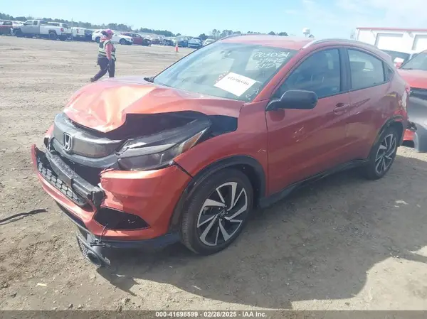 3CZRU5H16KG703021 2019 HONDA HR-V - Image 2