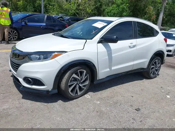 3CZRU5H16KM704459 2019 HONDA HR-V - Image 2