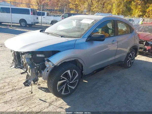 3CZRU5H16KM724775 2019 HONDA HR-V - Image 2