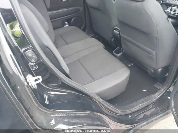 3CZRU5H17KG701892 2019 HONDA HR-V - Image 8