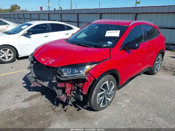 3CZRU5H17KG703237 2019 HONDA HR-V - Image 2