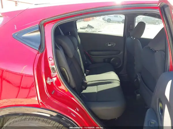 3CZRU5H17KG703237 2019 HONDA HR-V - Image 8