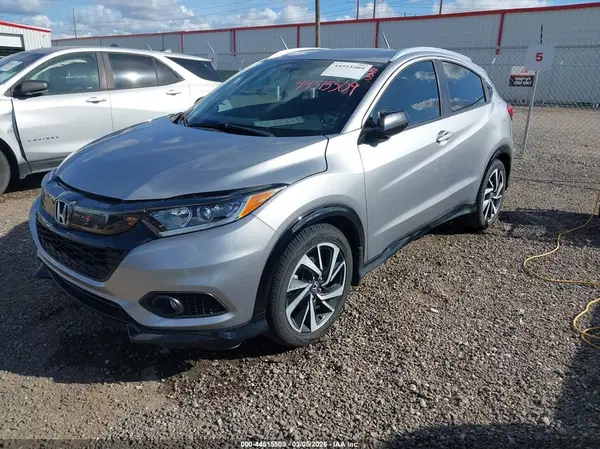 3CZRU5H17KG705005 2019 HONDA HR-V - Image 2