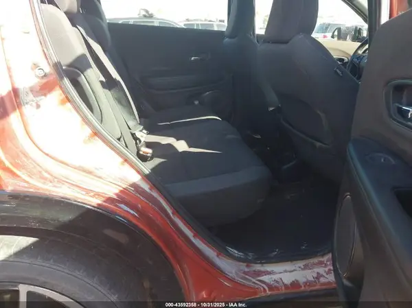 3CZRU5H17KM717477 2019 HONDA HR-V - Image 8