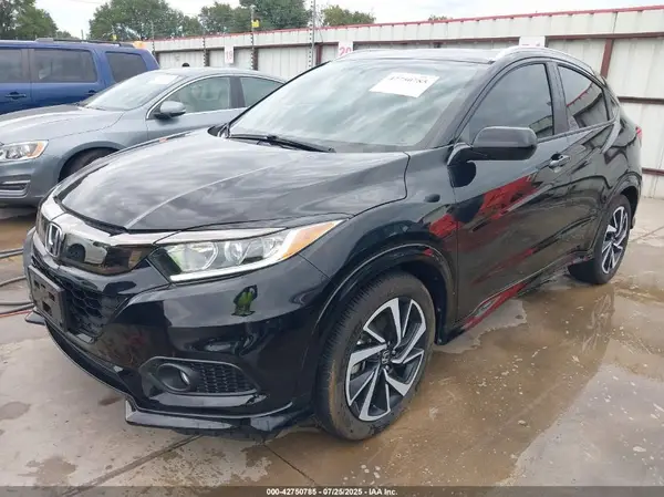 3CZRU5H18KG705594 2019 HONDA HR-V - Image 2