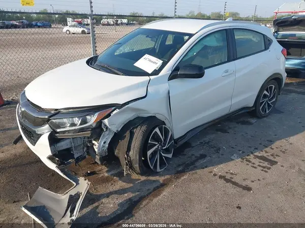 3CZRU5H18KM704446 2019 HONDA HR-V - Image 2