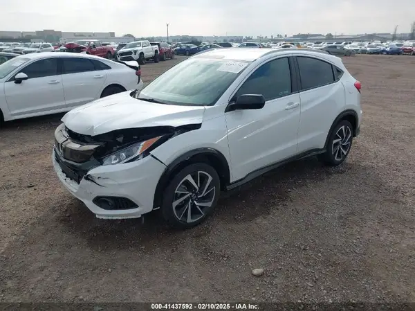 3CZRU5H18KM706875 2019 HONDA HR-V - Image 2