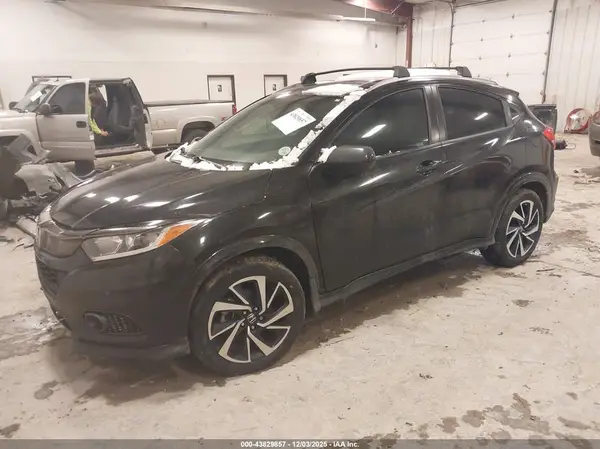 3CZRU5H18KM722588 2019 HONDA HR-V - Image 2