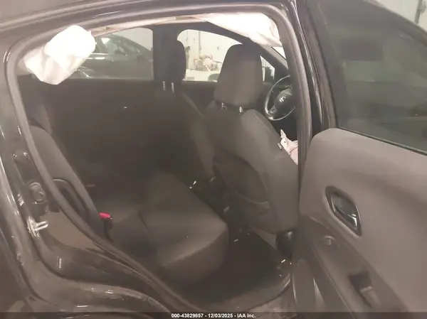 3CZRU5H18KM722588 2019 HONDA HR-V - Image 8