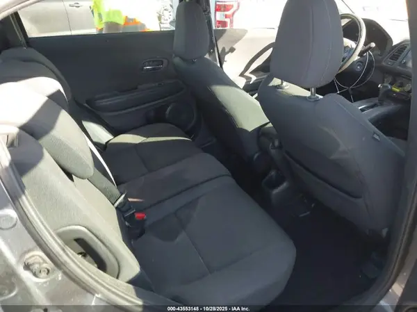 3CZRU5H19KG700758 2019 HONDA HR-V - Image 8