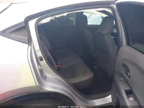3CZRU5H19KM727041 2019 HONDA HR-V - Image 8