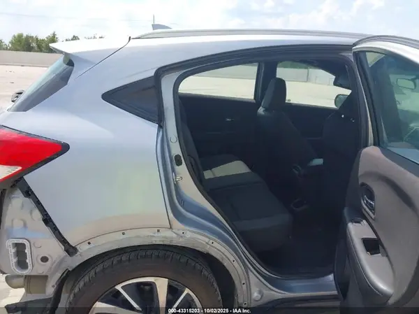 3CZRU5H19KM729582 2019 HONDA HR-V - Image 8