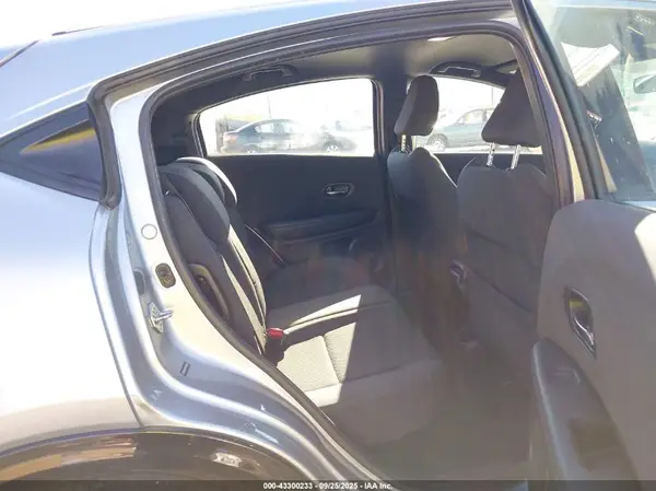 3CZRU5H1XKM720583 2019 HONDA HR-V - Image 8