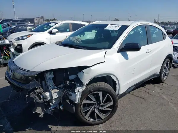 3CZRU5H1XKM721426 2019 HONDA HR-V - Image 2