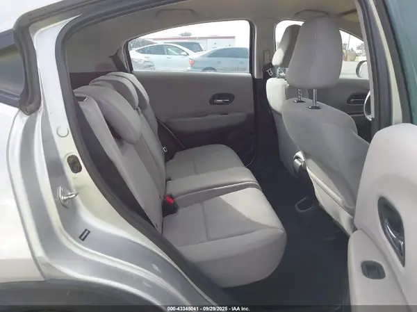 3CZRU5H30GM705857 2016 HONDA HR-V - Image 8