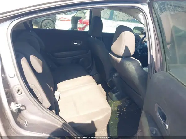 3CZRU5H30GM717622 2016 HONDA HR-V - Image 8