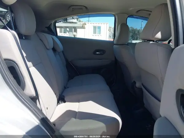 3CZRU5H30GM726983 2016 HONDA HR-V - Image 8