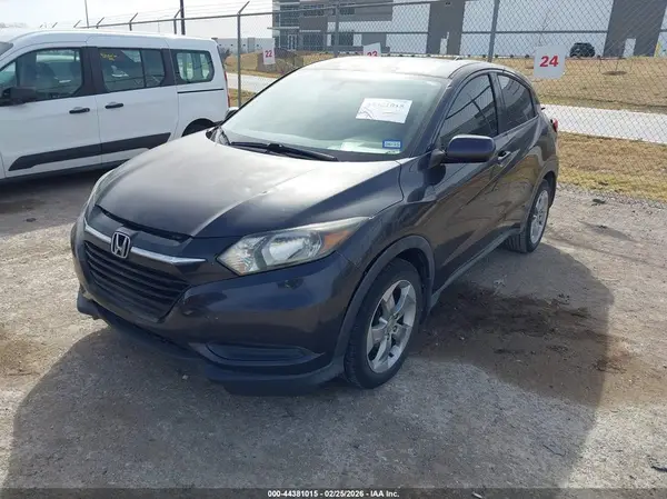 3CZRU5H30HG705339 2017 HONDA HR-V - Image 2