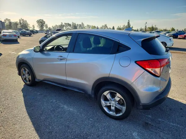 3CZRU5H30JG703175 2018 HONDA HR-V - Image 2