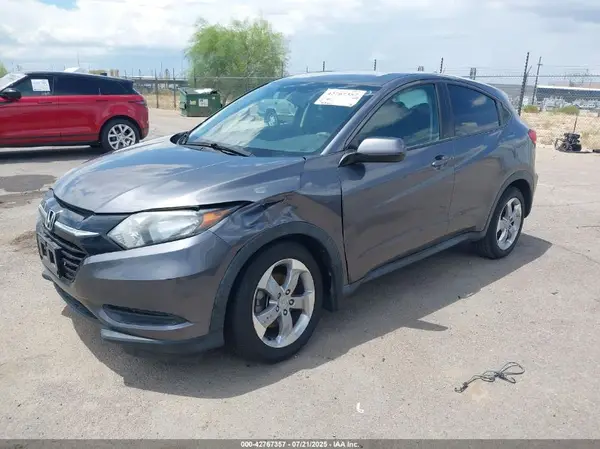 3CZRU5H30JG704648 2018 HONDA HR-V - Image 2