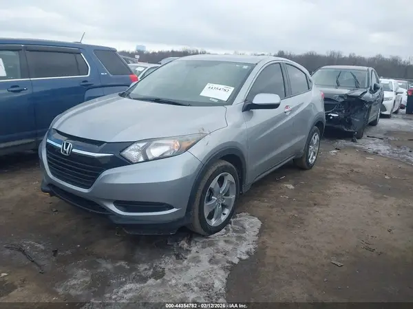3CZRU5H30JG705945 2018 HONDA HR-V - Image 2