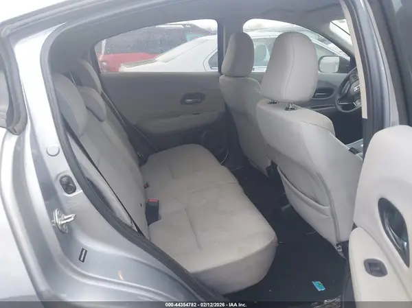 3CZRU5H30JG705945 2018 HONDA HR-V - Image 8