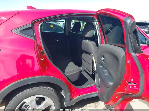 3CZRU5H30JM702500 2018 HONDA HR-V - Image 8