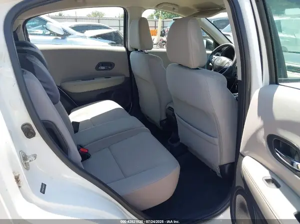 3CZRU5H30JM708779 2018 HONDA HR-V - Image 8