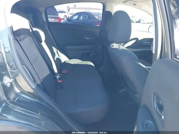 3CZRU5H30JM710287 2018 HONDA HR-V - Image 8