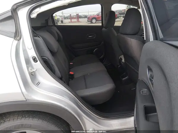 3CZRU5H30JM715036 2018 HONDA HR-V - Image 8