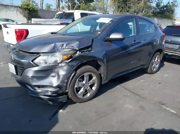 3CZRU5H30JM722570 2018 HONDA HR-V - Image 2