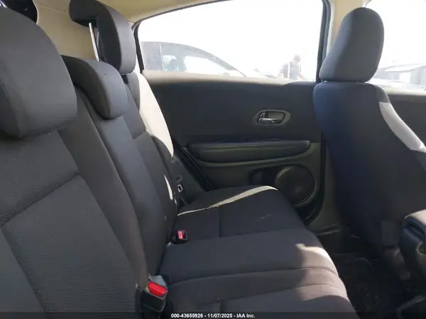 3CZRU5H30JM722570 2018 HONDA HR-V - Image 8