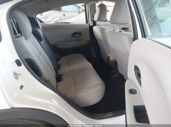 3CZRU5H31GM700120 2016 HONDA HR-V - Image 8