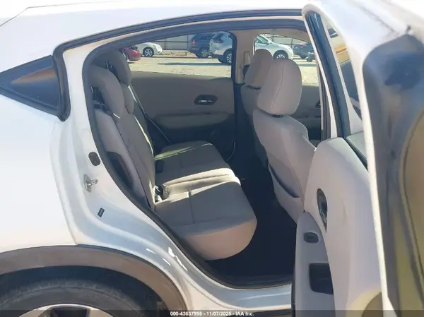 3CZRU5H31GM700523 2016 HONDA HR-V - Image 8