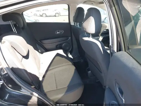 3CZRU5H31GM713238 2016 HONDA HR-V - Image 8