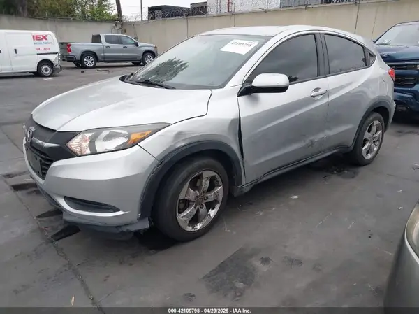 3CZRU5H31GM741184 2016 HONDA HR-V - Image 2