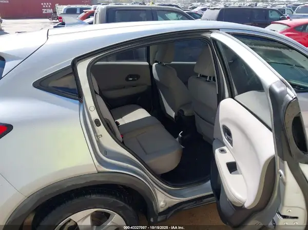 3CZRU5H31GM743243 2016 HONDA HR-V - Image 8
