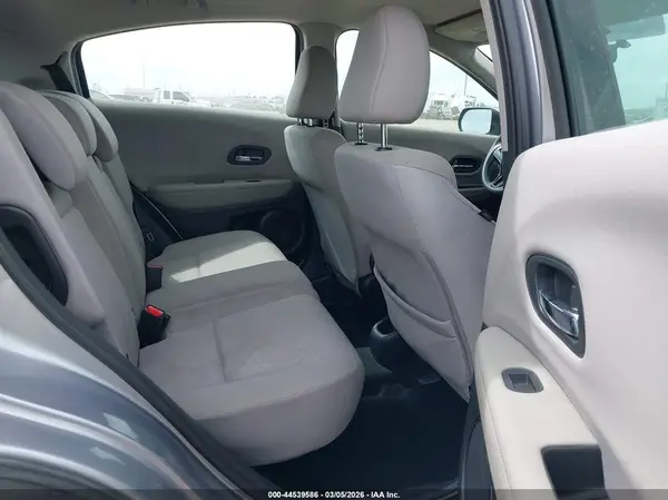 3CZRU5H31HG700263 2017 HONDA HR-V - Image 8