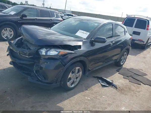 3CZRU5H31HG703762 2017 HONDA HR-V - Image 2