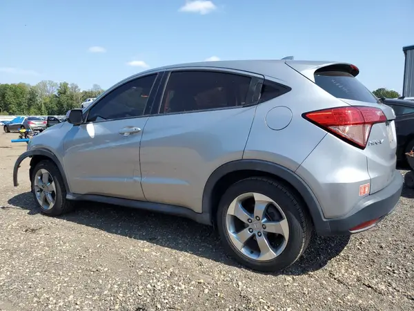 3CZRU5H31HG704197 2017 HONDA HR-V - Image 2