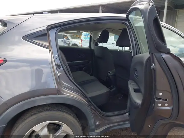 3CZRU5H31HG705091 2017 HONDA HR-V - Image 8