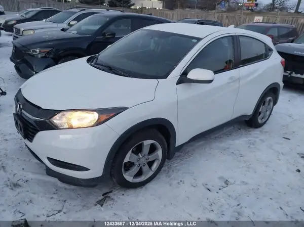 3CZRU5H31HM102191 2017 HONDA HR-V - Image 2