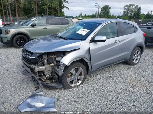 3CZRU5H31HM708560 2017 HONDA HR-V - Image 2