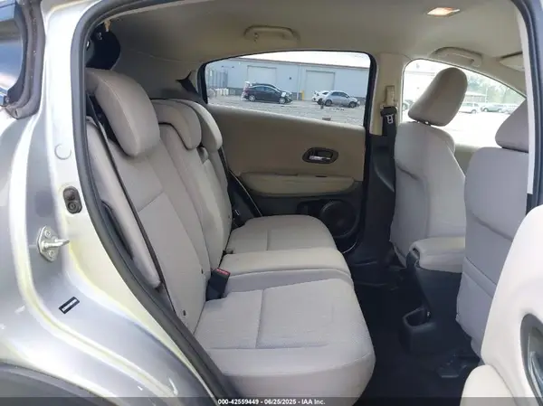 3CZRU5H31HM708560 2017 HONDA HR-V - Image 8