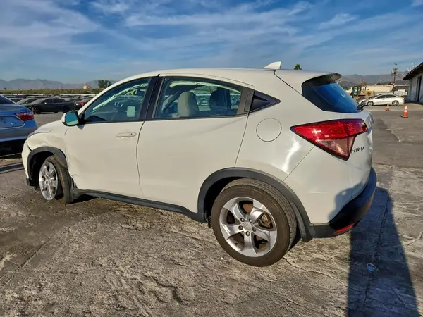 3CZRU5H31HM713709 2017 HONDA HR-V - Image 2