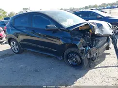3CZRU5H31HM725388 2017 HONDA HR-V