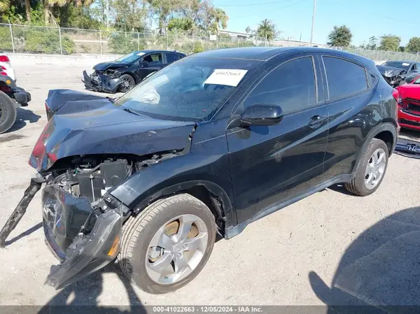 3CZRU5H31HM725388 2017 HONDA HR-V - Image 2